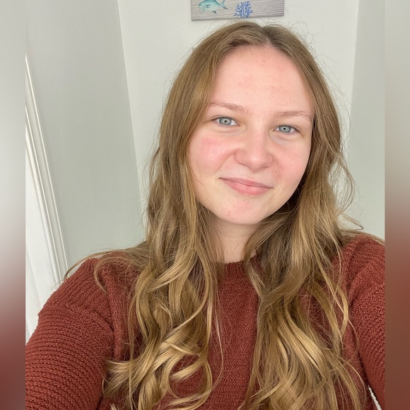 Meet your Posher, Jenna - Picture 3 of 3